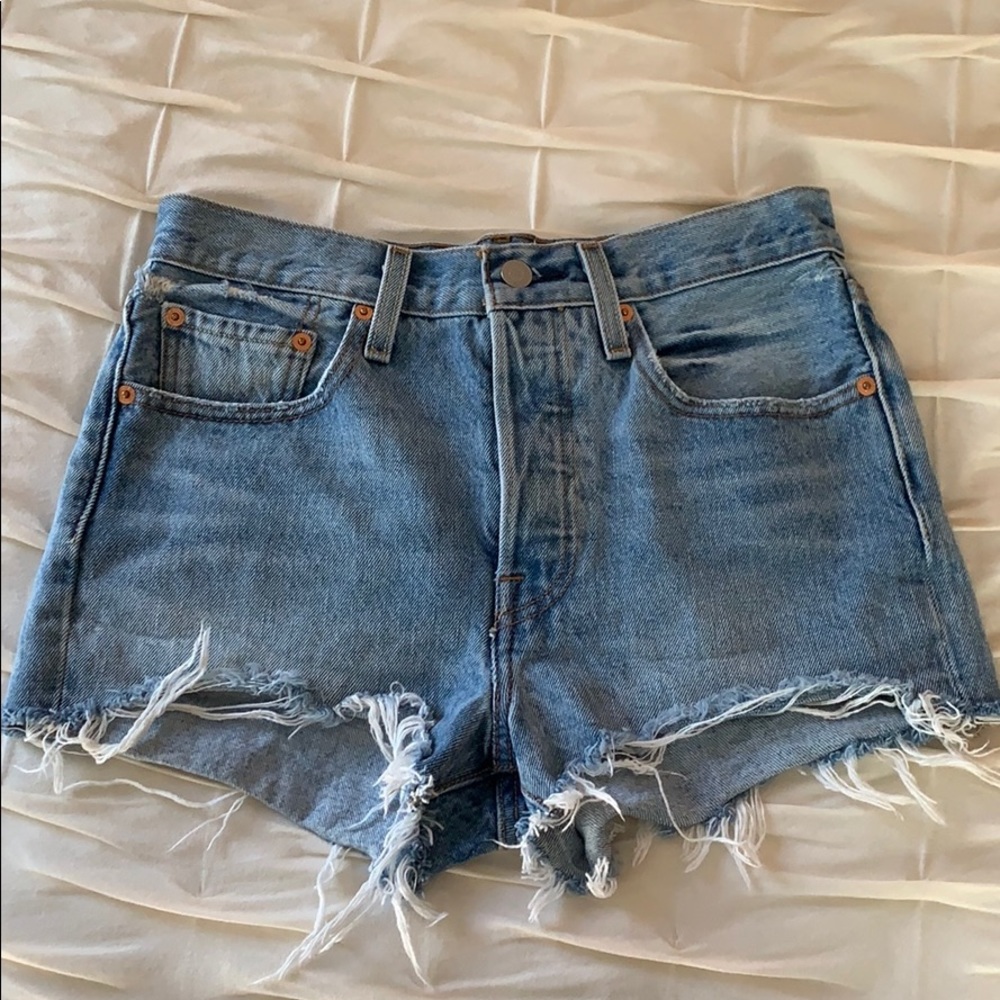 Levi’s Denim Shorts Distressed